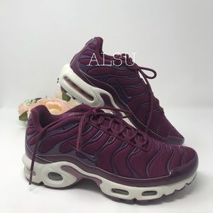 Nike Women's Sneakers - Burgundy and Cream